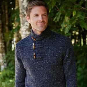 Men's Toggle Buttoned Collared Jumper